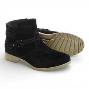 NWOT TEVA Delavina Black Suede Ankle Boots | Womens 8.5 | Waterproof Winter Boot